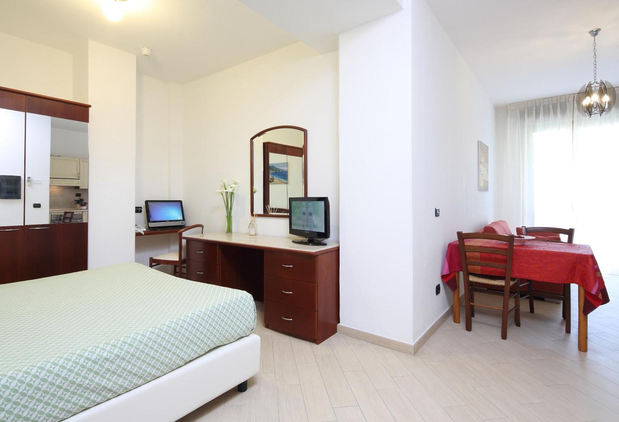 Residence Hotel Kriss Deiva Marina Exterior foto